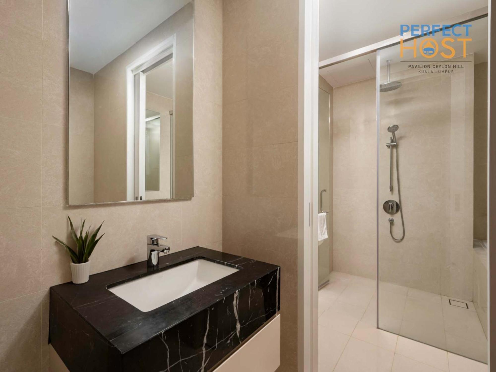 Pavilion Ceylon Hill Suites, Bukit Bintang By Perfect Host Kuala Lumpur